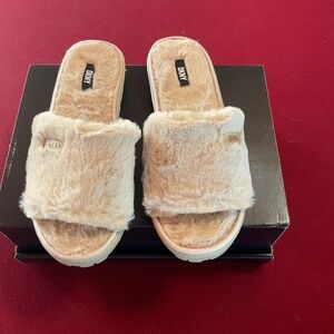 DKNY Faux Fur Slides Natural Size 9